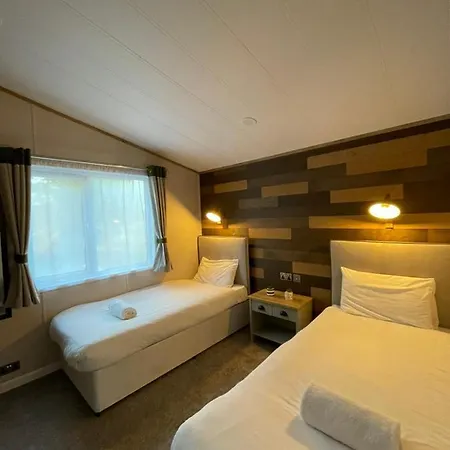 Eastgate With Hot Tub