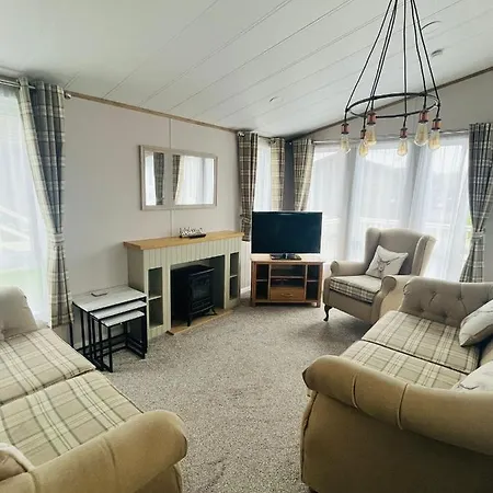 Eastgate With Hot Tub